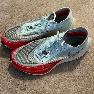 Nike Vaporfly flyknit women’s size 8.5 pale blue/red